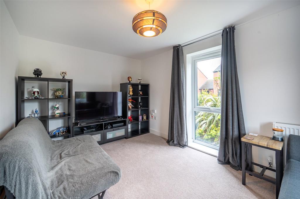 Matlock Avenue, Dawley, Telford, Shropshire, TF4 2 bed semidetached