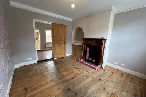 2 bedroom terraced house to rent, Tenterfield Road, CM9
