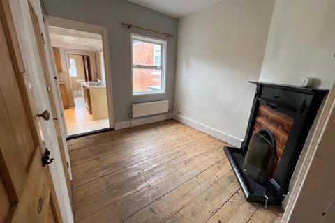 2 bedroom terraced house to rent, Tenterfield Road, CM9