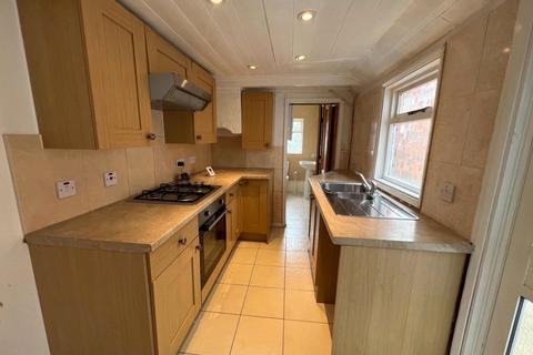 2 bedroom terraced house to rent, Tenterfield Road, CM9