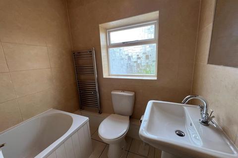 2 bedroom terraced house to rent, Tenterfield Road, CM9