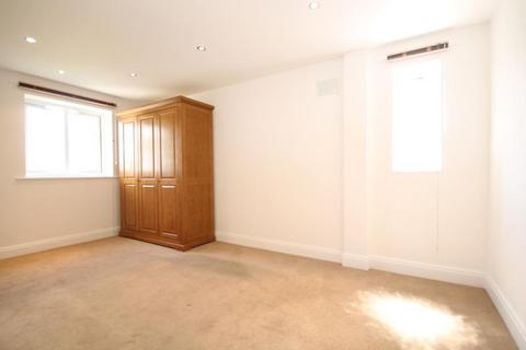 2 bedroom apartment to rent, Temeraire Place, Brentford, TW8