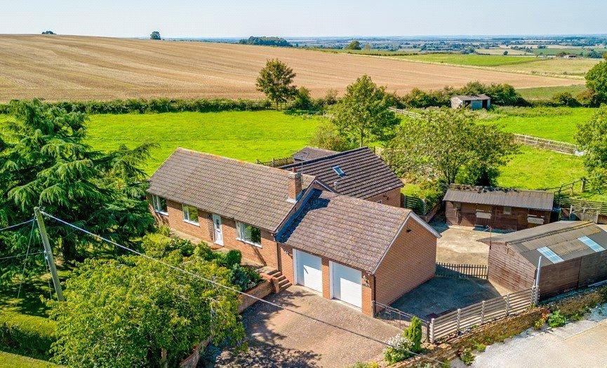 Hough On The Hill, Grantham NG32 4 bed equestrian property for sale £