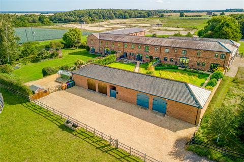 4 bedroom equestrian property for sale, Dairy Farm, Lincoln LN4