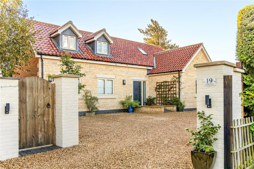 Caythorpe, Grantham NG32 4 bed detached house for sale £475,000