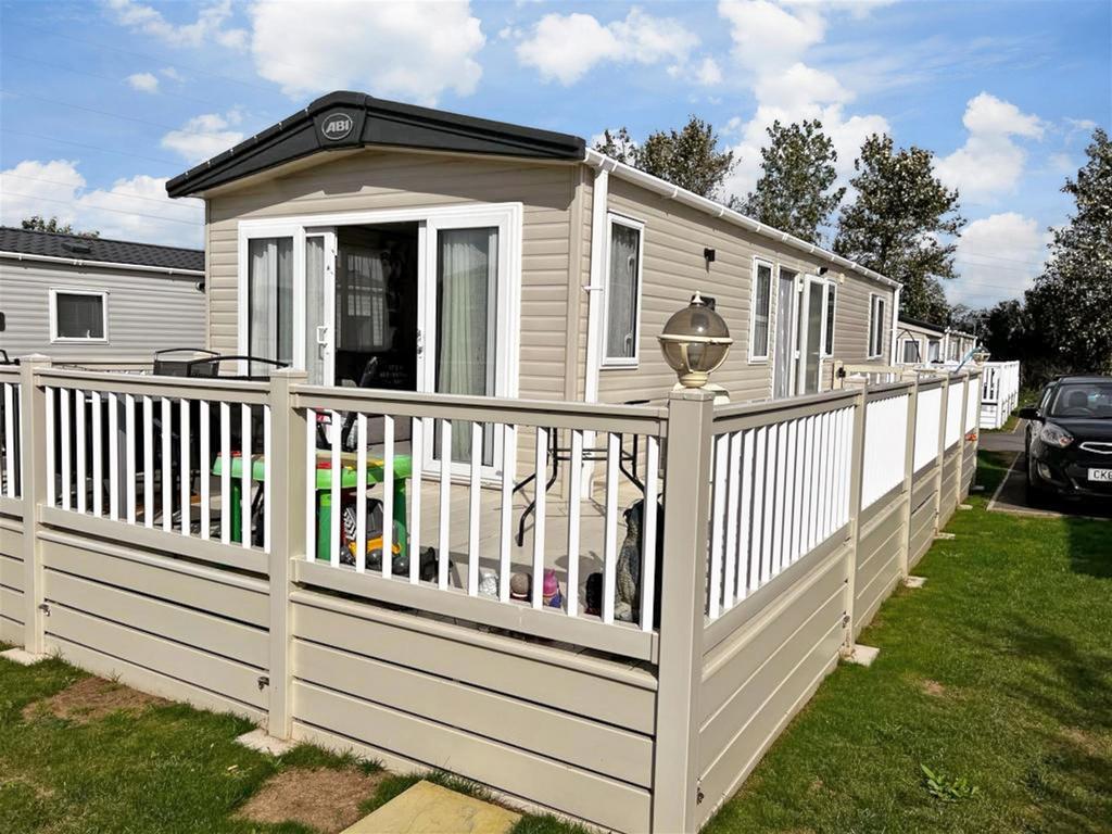 Birchington Vale Caravan Park, Birchington, Kent 2 bed park home for