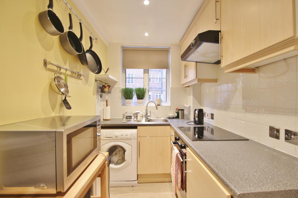Apartment in London - View 3
