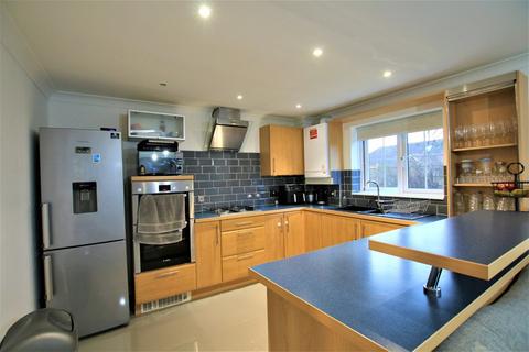 5 Dickens Place, Colnbrook, Slough, SL3 0PU
