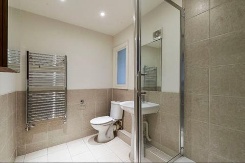 2 bedroom flat to rent, Fulham Road, London SW3