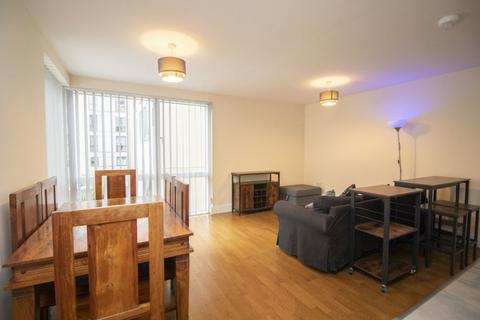2 bedroom flat to rent - Sirius House, Celestia, Cardiff Bay