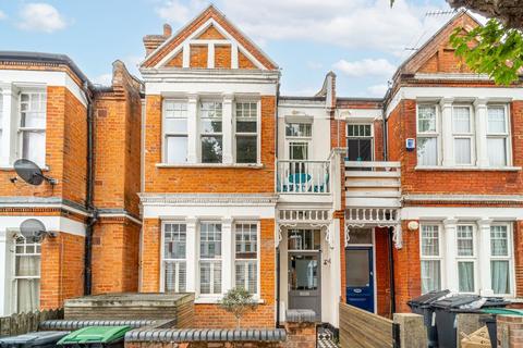 16 Rathcoole Gardens, London, N8 9NB