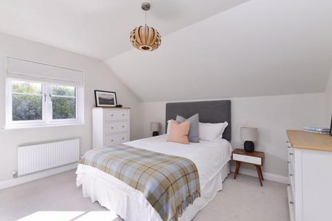 7 Cherry Tree Lane, Ewhurst, Cranleigh, GU6 7GG
