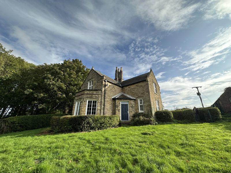 Cliff Farm House, Cliff Lane, Lincoln, LN4 1JY 3 bed detached house £