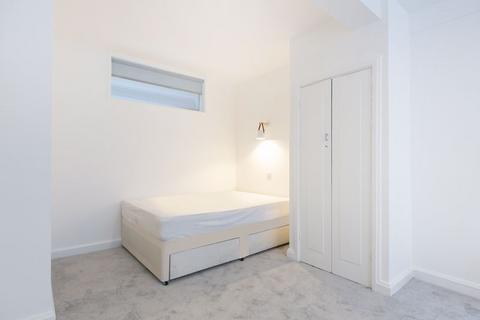 Studio to rent, Vandon Court, Westminster