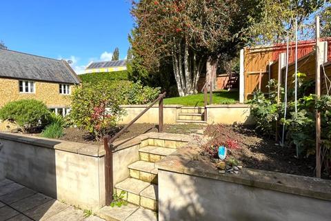 5 Higher Meadow, Ilminster, TA19 9FL