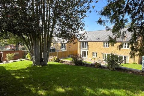 5 Higher Meadow, Ilminster, TA19 9FL