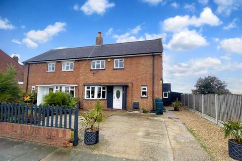 5 Crescent Walk, Aveley, South Ockendon, RM15 4HP