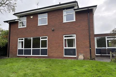 4 bedroom detached house to rent, Nantwich Road, Crewe