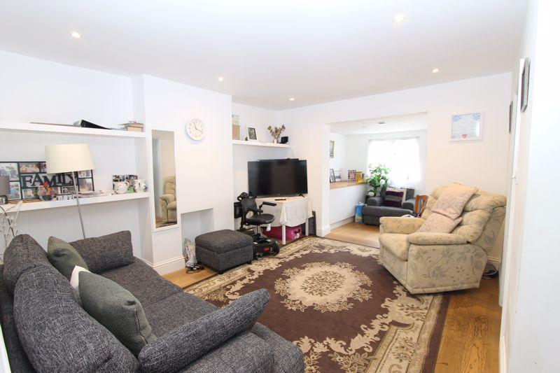 Trafalgar Avenue, Worcester Park 2 bed semidetached bungalow for sale