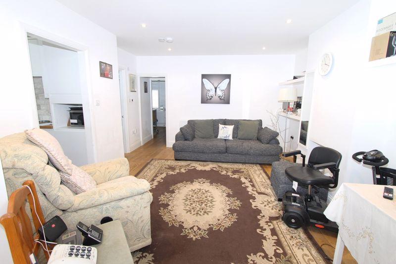 Trafalgar Avenue, Worcester Park 2 bed semidetached bungalow for sale