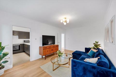 2 bedroom flat for sale, Faro Close, Bickley/Chislehurst borders