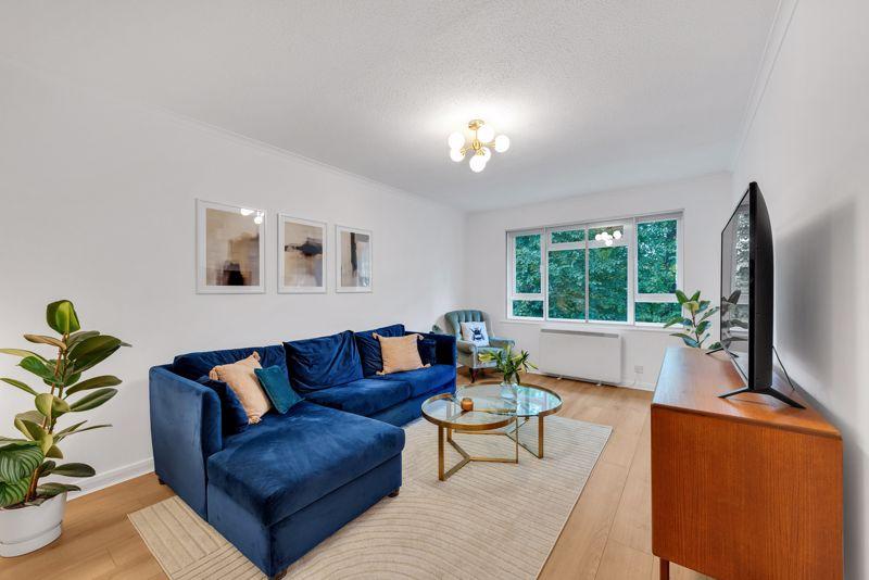 Faro Close, Bickley/Chislehurst borders 2 bed flat for sale £350,000