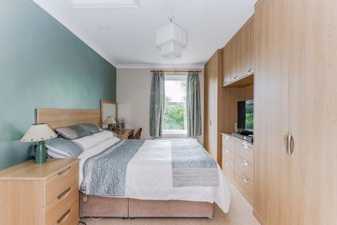 4 bedroom semi-detached house for sale, Earl Howe Road, Holmer Green HP15