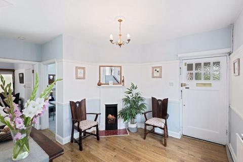8 Hillcrest Road, Purley, CR8 2JE