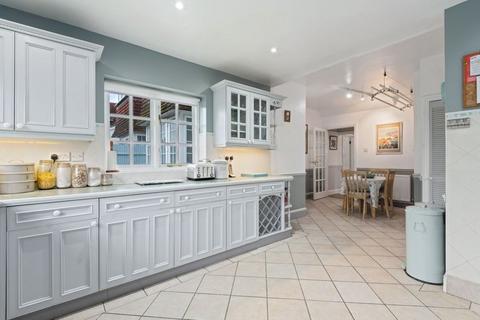 8 Hillcrest Road, Purley, CR8 2JE
