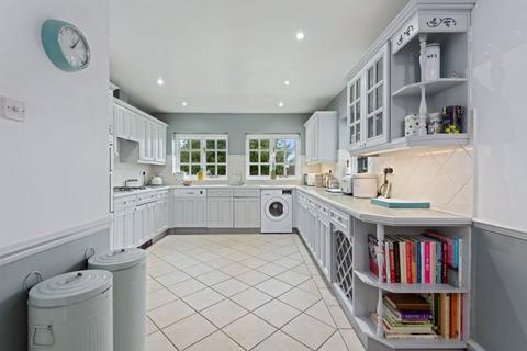 8 Hillcrest Road, Purley, CR8 2JE