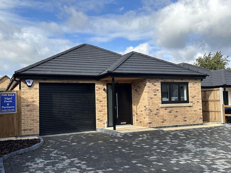 Lane, Wyre Piddle 3 bed detached bungalow for sale £650,000