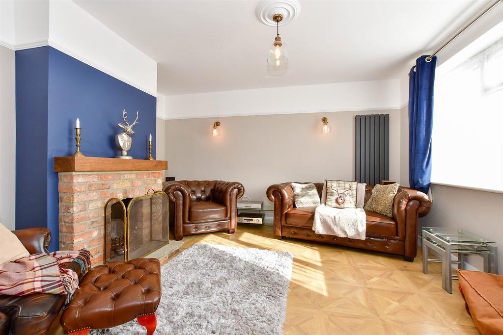 Bedford Avenue, Rainham, Gillingham... 3 bed semidetached house £335,000
