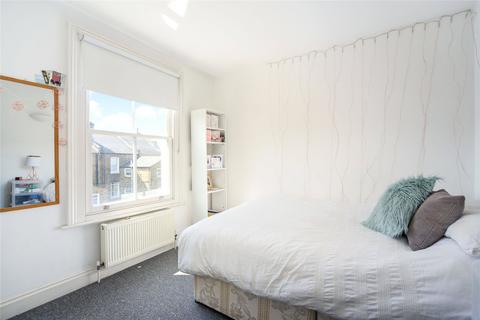 3 bedroom apartment to rent, Clifton Avenue, London, W12