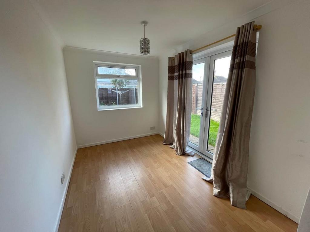 Condor Close, Worle, WestonsuperMare 3 bed house £1,150 pcm (£265 pw)
