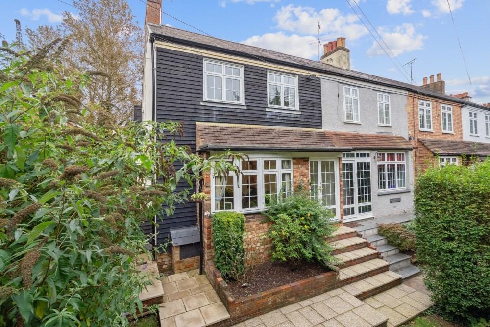 Gravel Hill, Chalfont St Peter SL9 4 bed end of terrace house £750,000