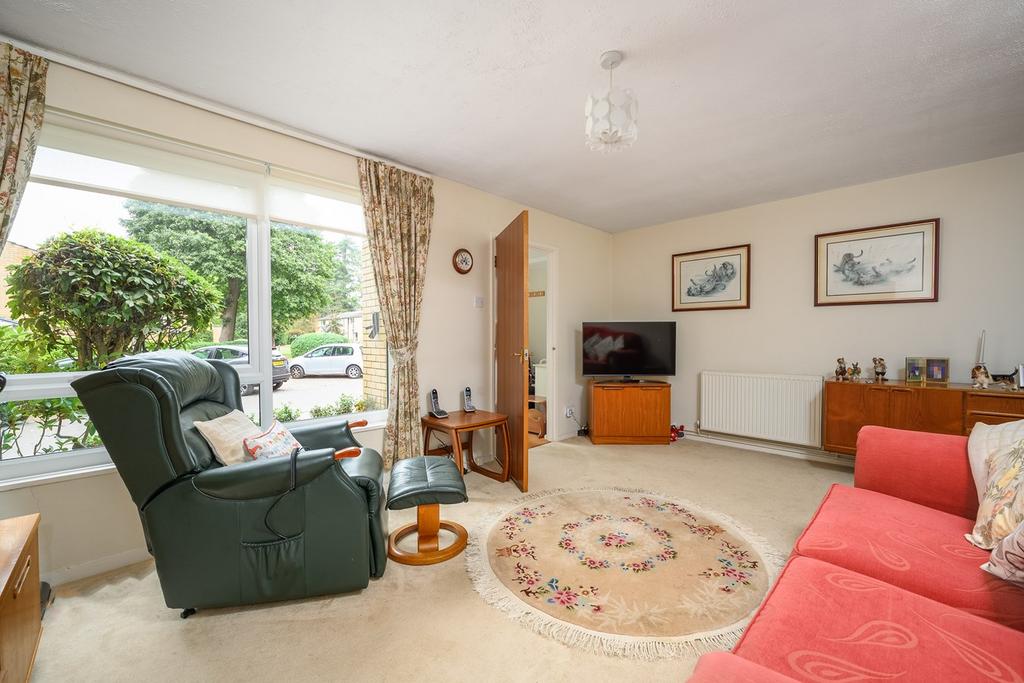 Holme Chase, Weybridge, KT13 3 bed terraced house for sale £549,950