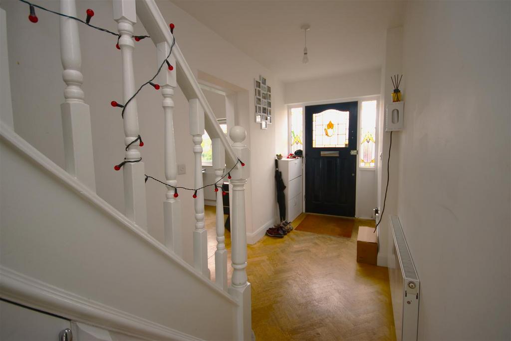 Entrance hall: pic. 1