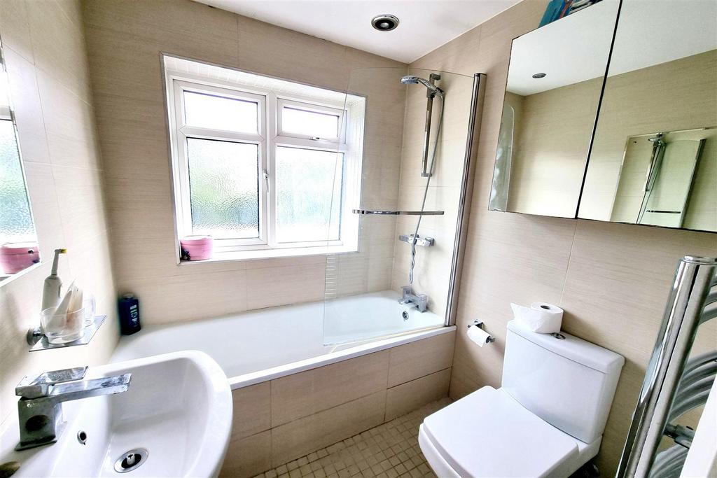 Upstairs bathroom: