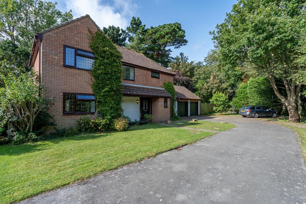 Aldwick Felds, Bognor Regis 4 bed detached house for sale £575,000