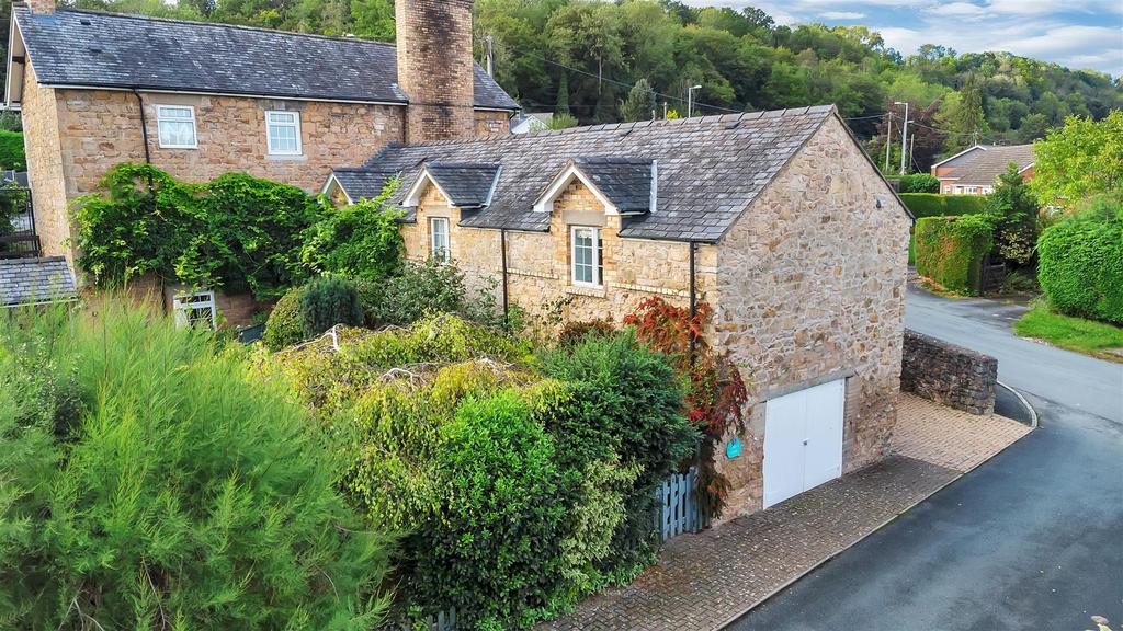 Powis Close, Pant, Oswestry 3 bed cottage for sale £325,000