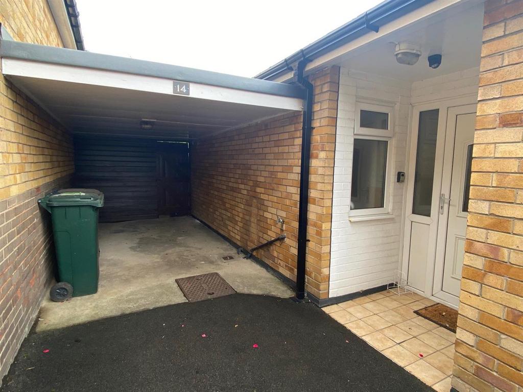 Springfield park 14 car port.jpg