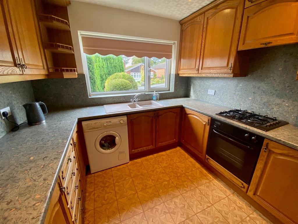 Springfield park 14 kitchen.jpg
