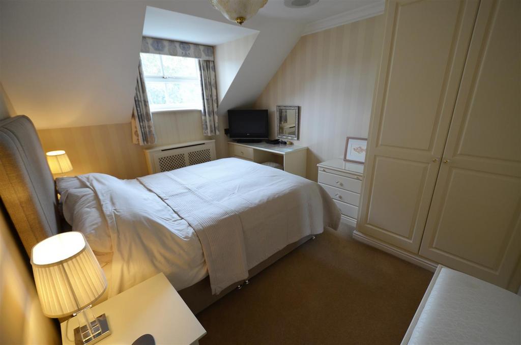 Bed 2.jpg