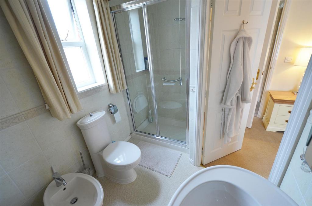 Ensuite.jpg
