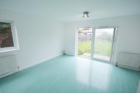 24a Warwick Avenue, Harrow, HA2 8RD