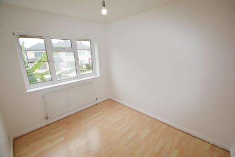 24a Warwick Avenue, Harrow, HA2 8RD