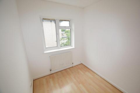 24a Warwick Avenue, Harrow, HA2 8RD