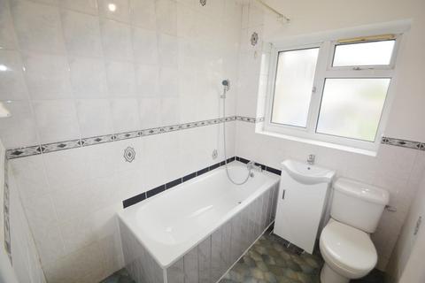 24a Warwick Avenue, Harrow, HA2 8RD