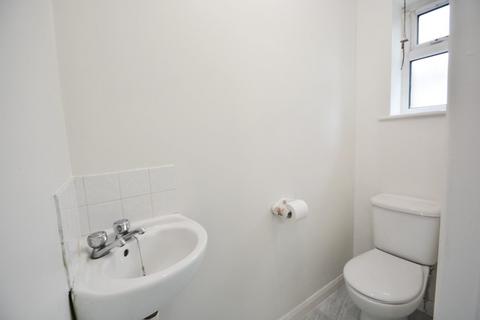 24a Warwick Avenue, Harrow, HA2 8RD
