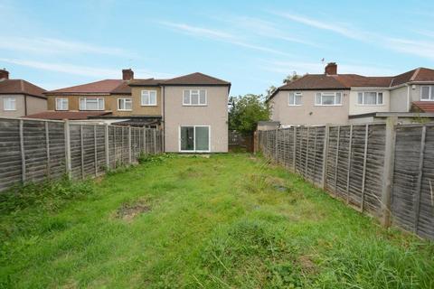 24a Warwick Avenue, Harrow, HA2 8RD